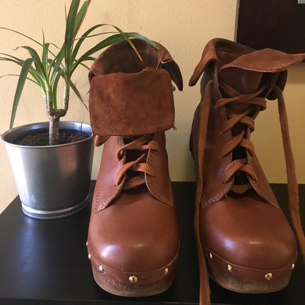 Juicy Couture laced clog boots